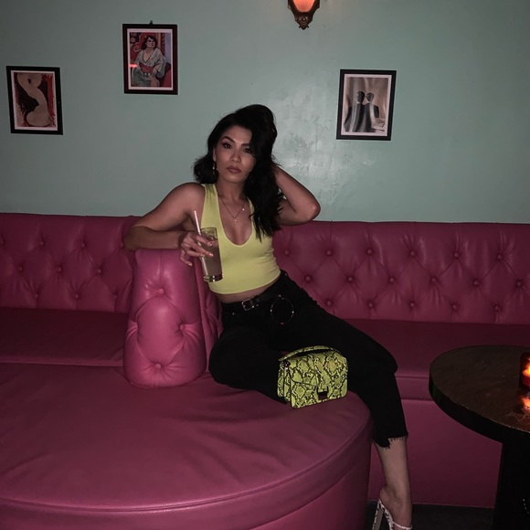 Meet your Posher, Vanessa - Picture 2 of 8